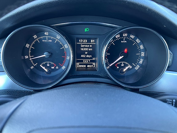 Skoda Superb 8 of 11