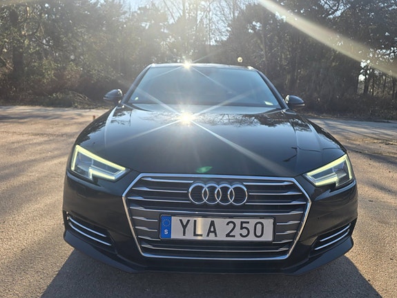 Audi A4 3 of 15