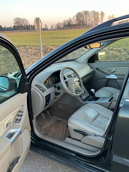 Volvo XC90 5 of 7