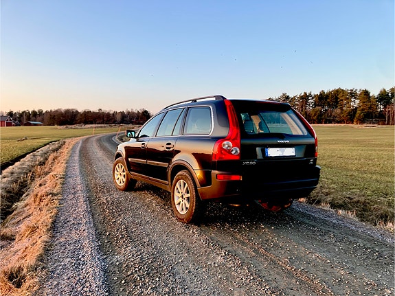 Volvo XC90 3 of 7
