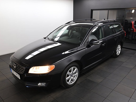 Volvo V70 2 of 5
