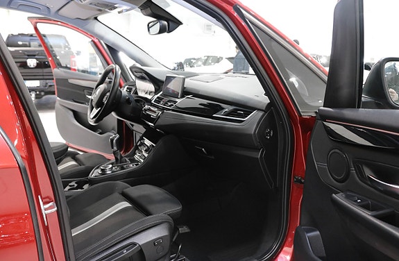 BMW 218 12 of 23
