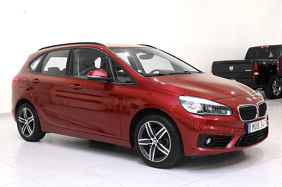 BMW 218 2 of 5