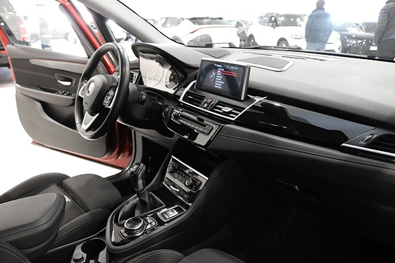 BMW 218 11 of 23