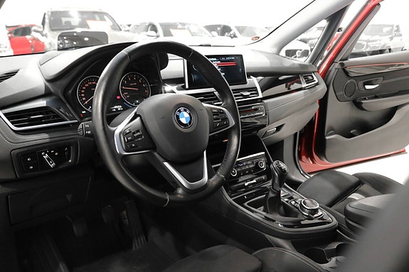 BMW 218 9 of 23