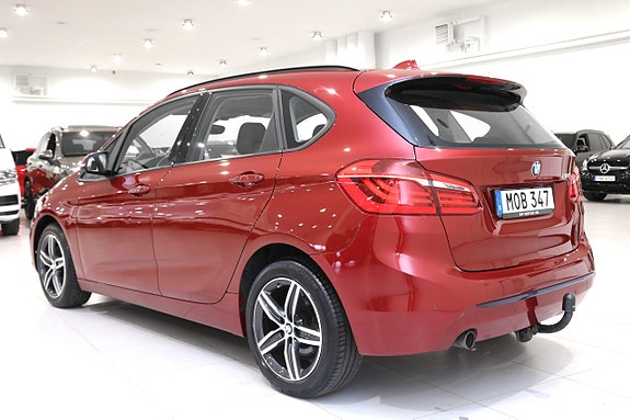 BMW 218 4 of 5