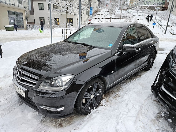Mercedes-Benz C220 3 of 6