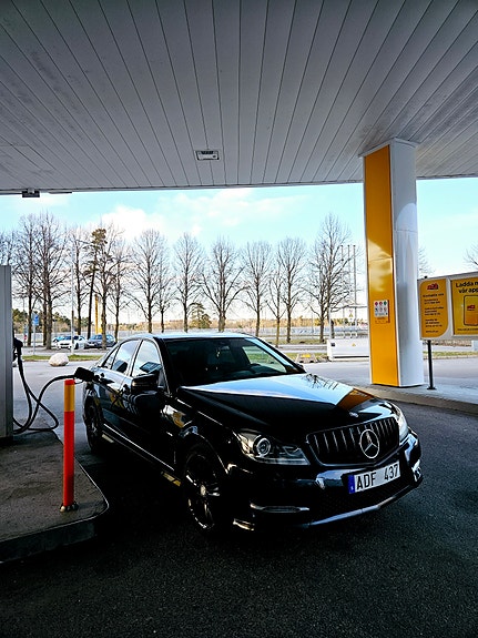 Mercedes-Benz C220 5 of 6