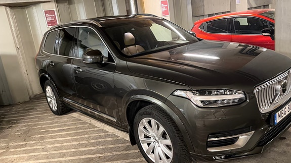 Volvo XC90 3 of 5