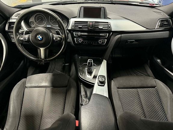 BMW 330i 22 of 30