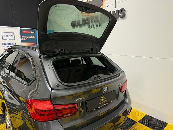 BMW 330i 12 of 30
