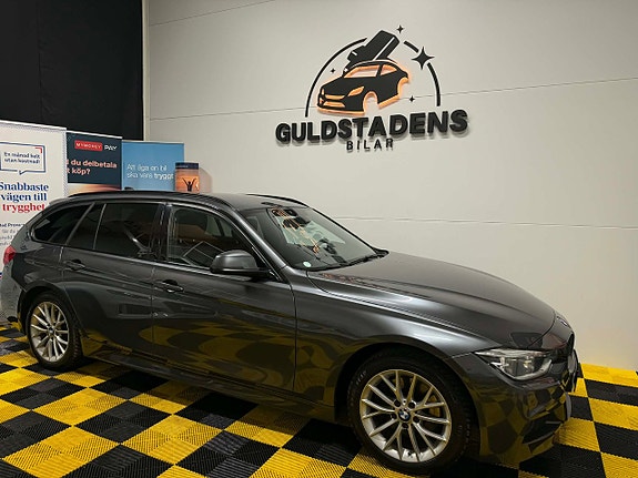 BMW 330i 3 of 5