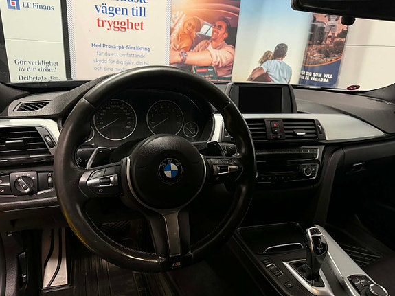 BMW 330i 19 of 30