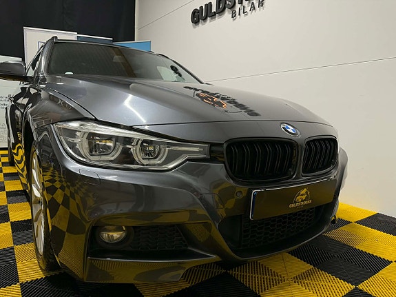 BMW 330i 4 of 5