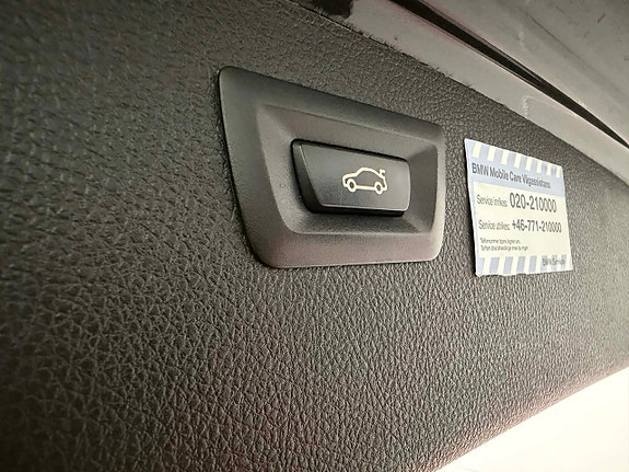 BMW 330i 14 of 30