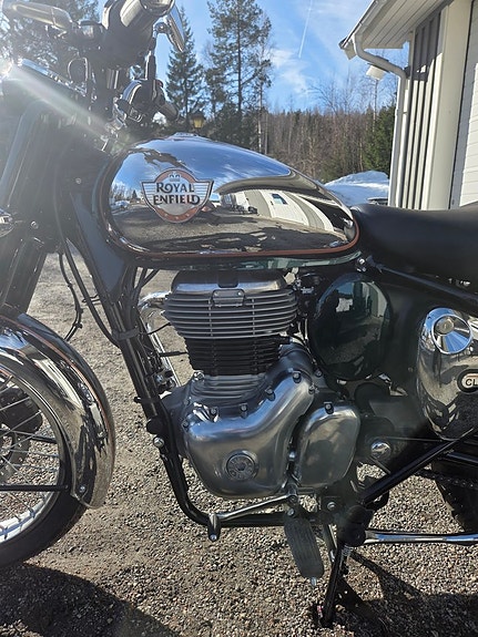 Royal Enfield Classic 350 8 of 20