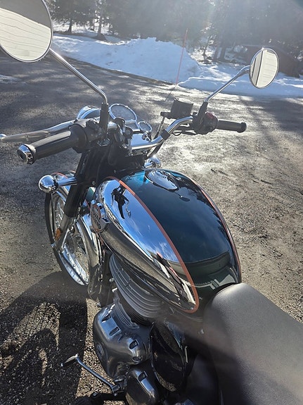 Royal Enfield Classic 350 9 of 20