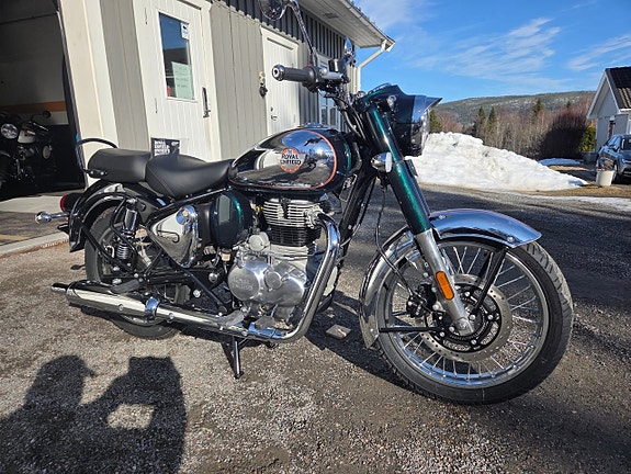 Royal Enfield Classic 350 2 of 5