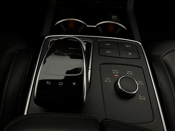 Mercedes-Benz GLE450 27 of 30