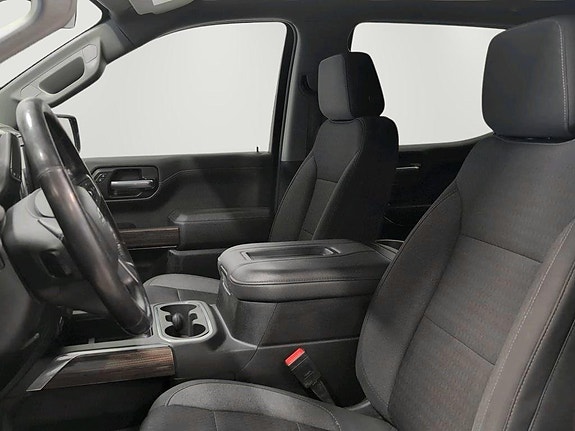 Chevrolet Silverado 1500 8 of 18
