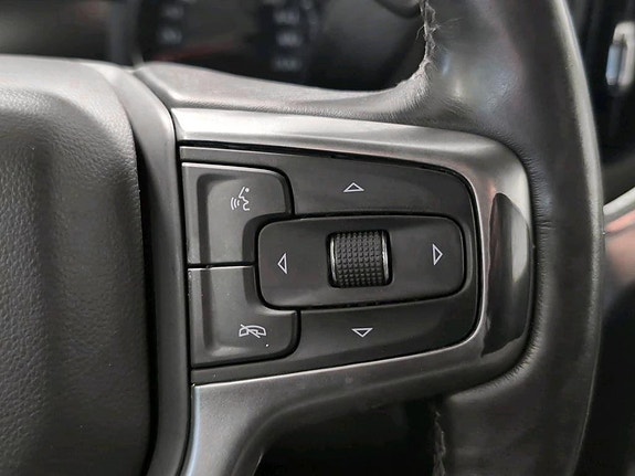 Chevrolet Silverado 1500 16 of 18