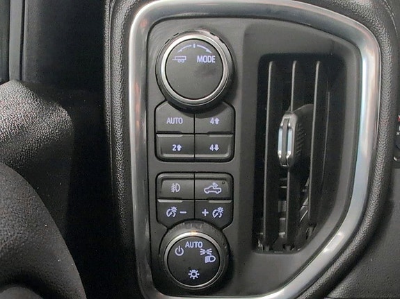 Chevrolet Silverado 1500 13 of 18