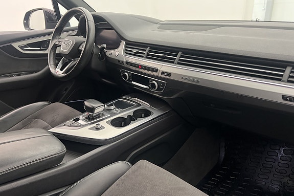 Audi Q7 26 of 30