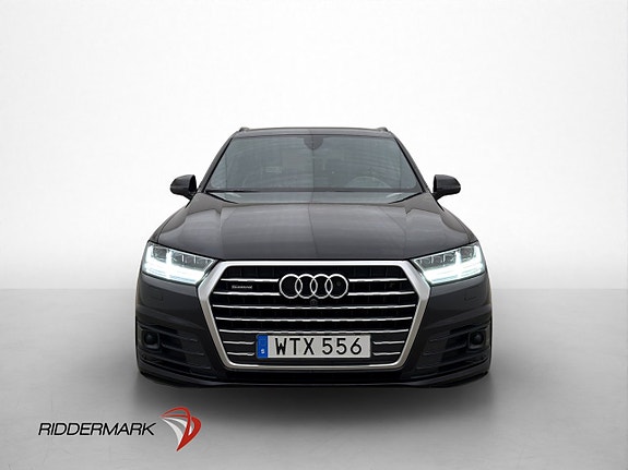 Audi Q7 2 of 5