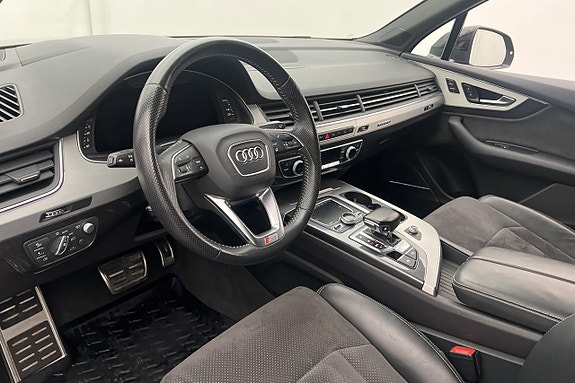 Audi Q7 9 of 30