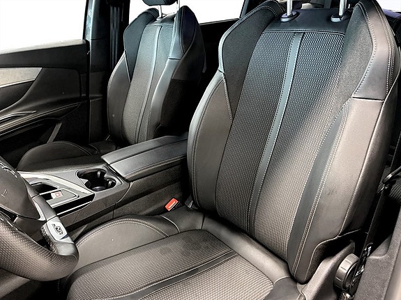 Peugeot 5008 6 of 16