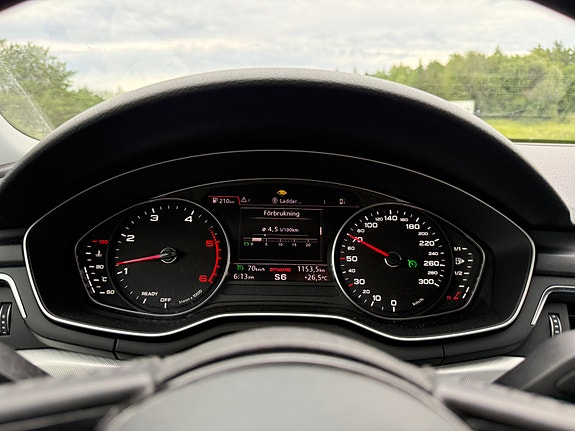 Audi A4 4 of 8