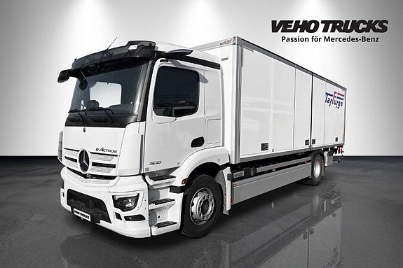 Mercedes-Benz eActros 300 18 pall
