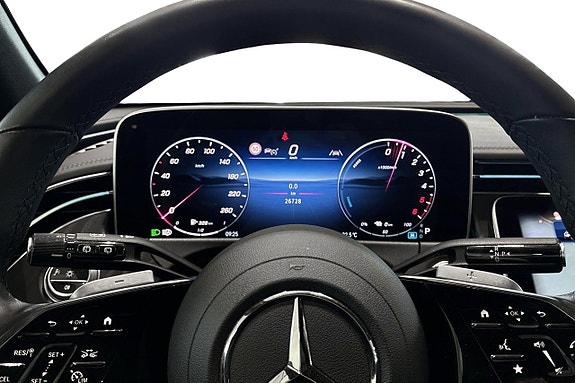 Mercedes-Benz E300 de 6 of 13