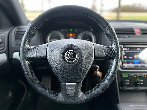Skoda Octavia RS 9 of 15