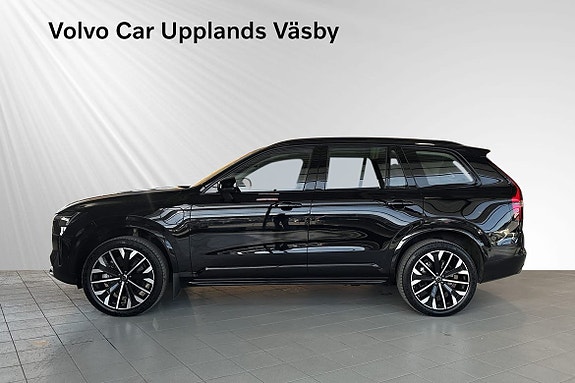 Volvo XC90 3 of 17