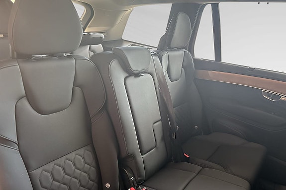 Volvo XC90 9 of 17