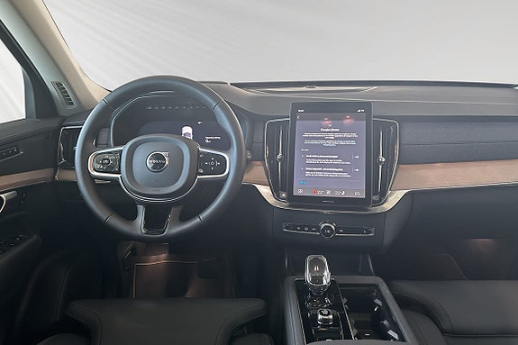 Volvo XC90 13 of 17