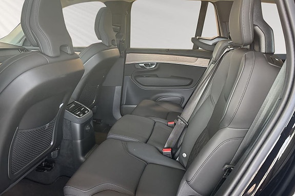 Volvo XC90 14 of 17