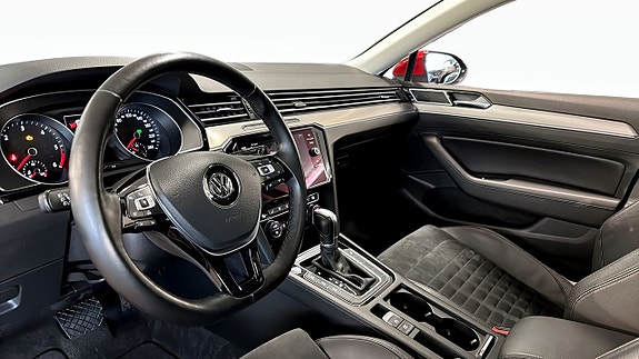 Volkswagen Passat 2 of 5