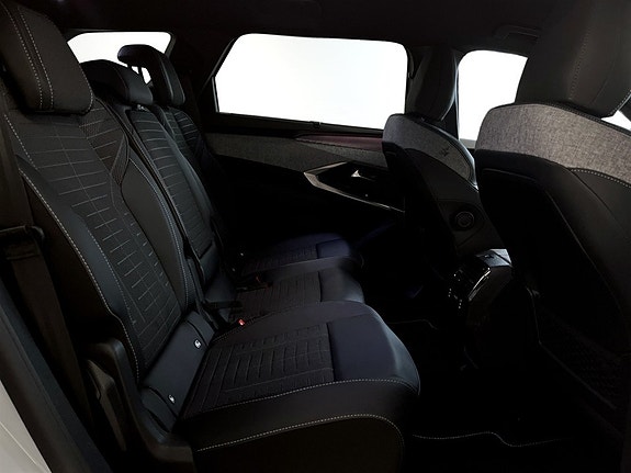 Peugeot 5008 17 of 24