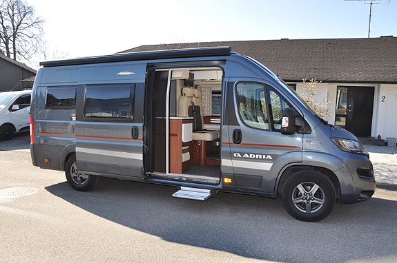 Adria 640SLX Alde värme+Lithium+Automat+150hk+långbädd+inverter+Drag