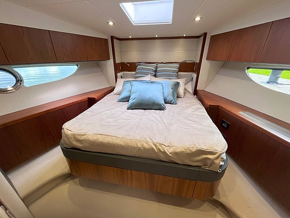 Sunseeker Predator 57 -2018 | Volvo Penta D13-900 | Dockmate 11 of 12