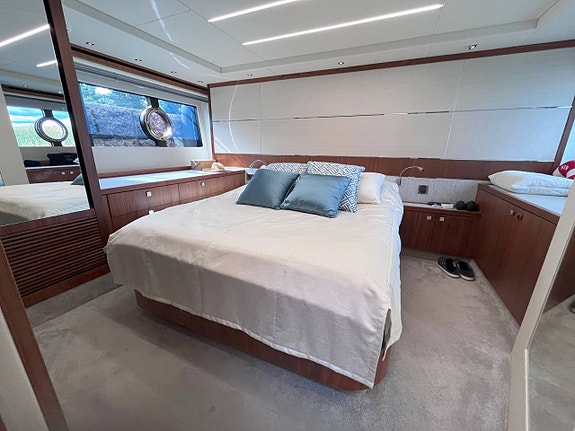 Sunseeker Predator 57 -2018 | Volvo Penta D13-900 | Dockmate 8 of 12