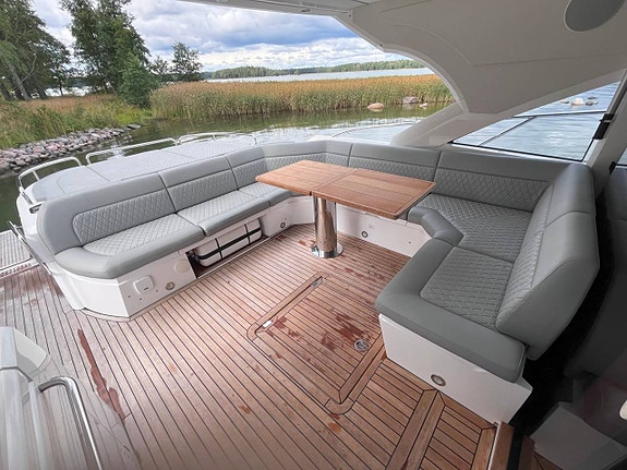 Sunseeker Predator 57 -2018 | Volvo Penta D13-900 | Dockmate 3 of 12