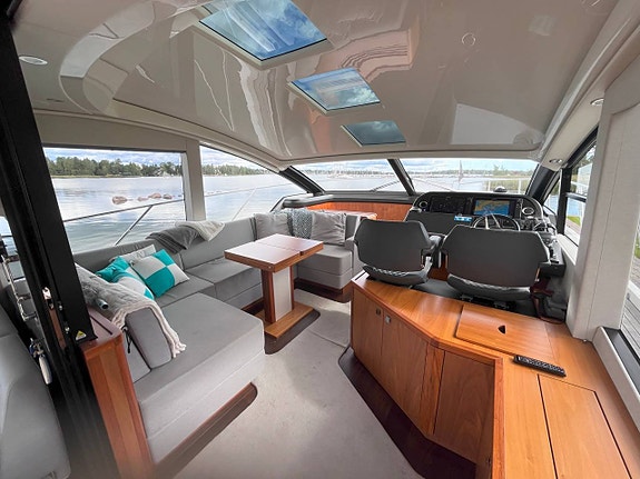 Sunseeker Predator 57 -2018 | Volvo Penta D13-900 | Dockmate 4 of 12