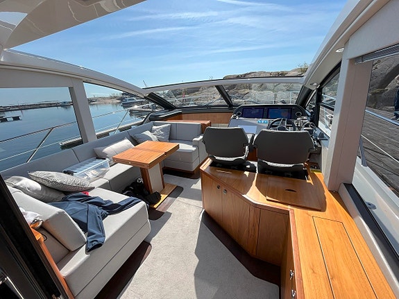 Sunseeker Predator 57 -2018 | Volvo Penta D13-900 | Dockmate 5 of 12