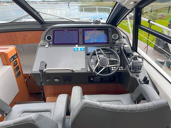 Sunseeker Predator 57 -2018 | Volvo Penta D13-900 | Dockmate 7 of 12