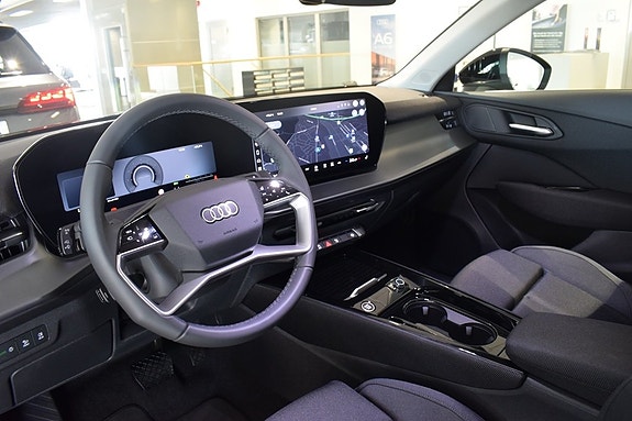 Audi Q3 4 of 5