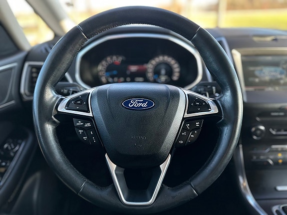 Ford S-MAX 19 of 22