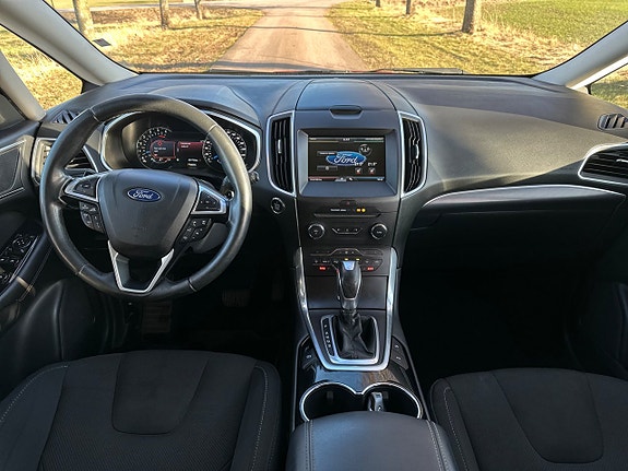 Ford S-MAX 9 of 22